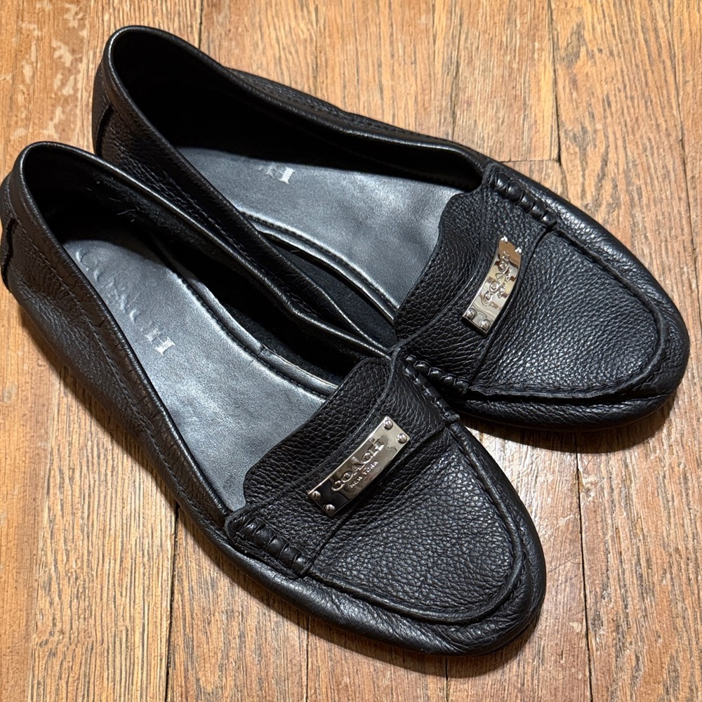 COACH 7-7.5 Fredrica Black Pebble Leather Loafers